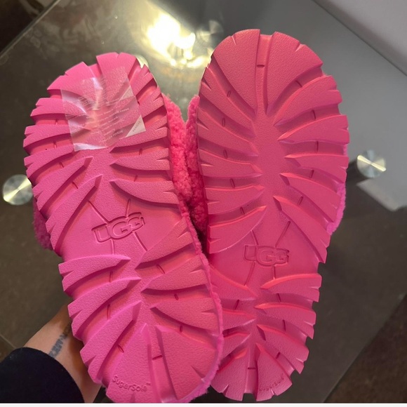 Brand new Ugg slides - Picture 3 of 4